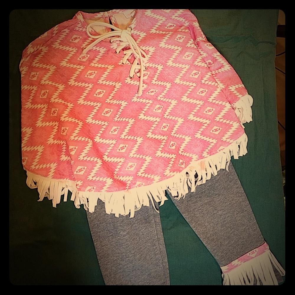 CachCach cape and pants